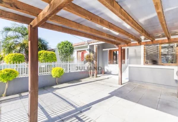 Casa plana 2 dormitórios no Loteamento Moradas do Sul – Pátio com salão de festas, semi-mobiliada e garagem coberta | Porto Alegre