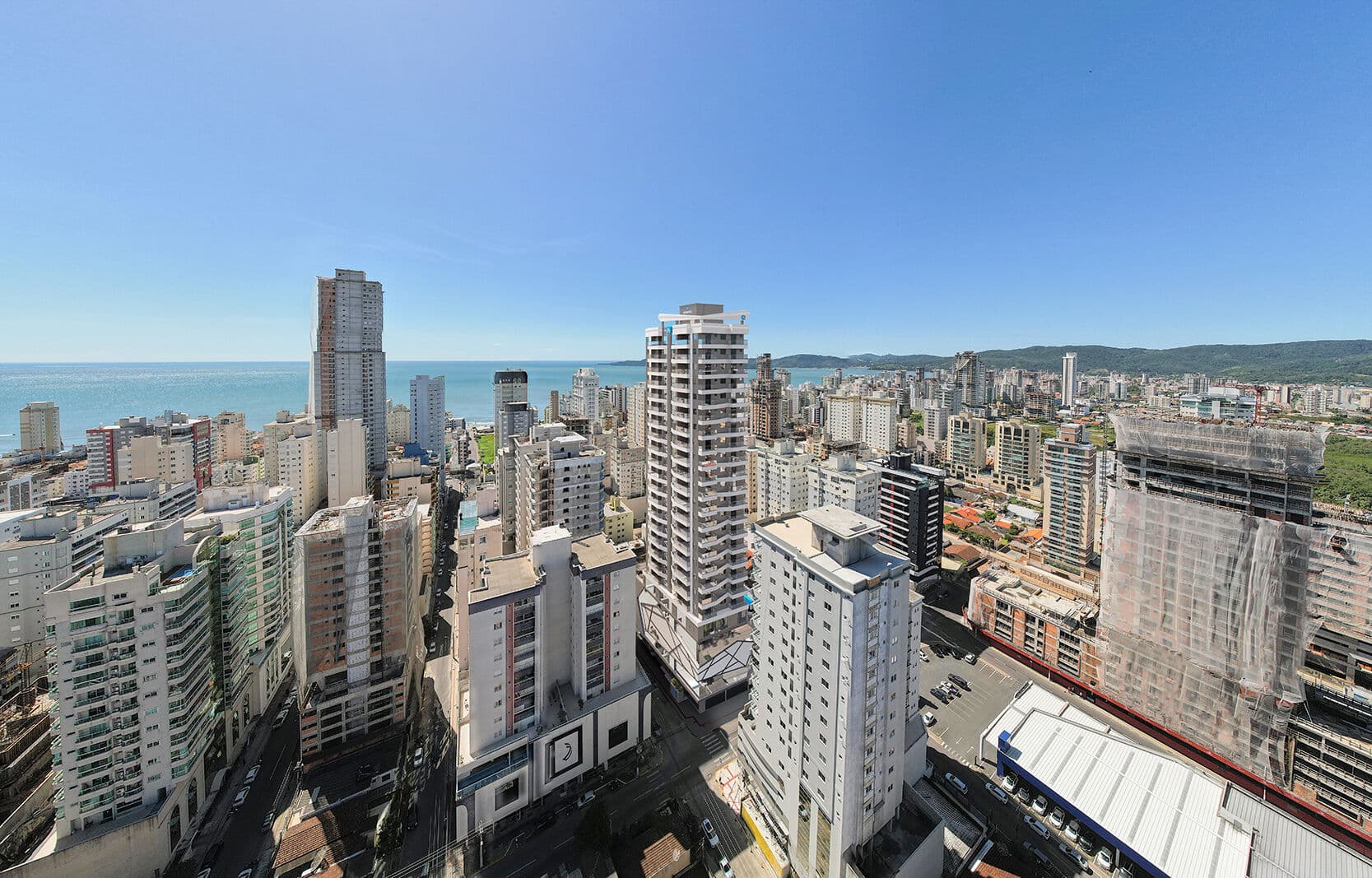 Apartamento em Itapema - Meia Praia