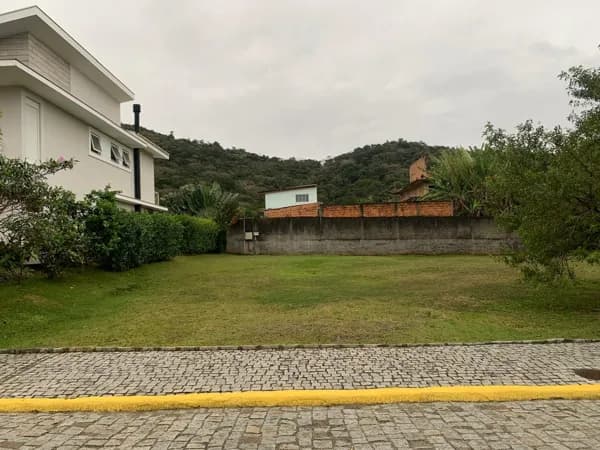 Terreno em Condomínio para Venda em Praia do Estaleiro Balneário Camboriú-SC
