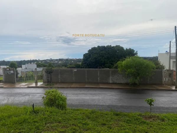 Lote/Terreno em Botucatu - Jardim Tropical