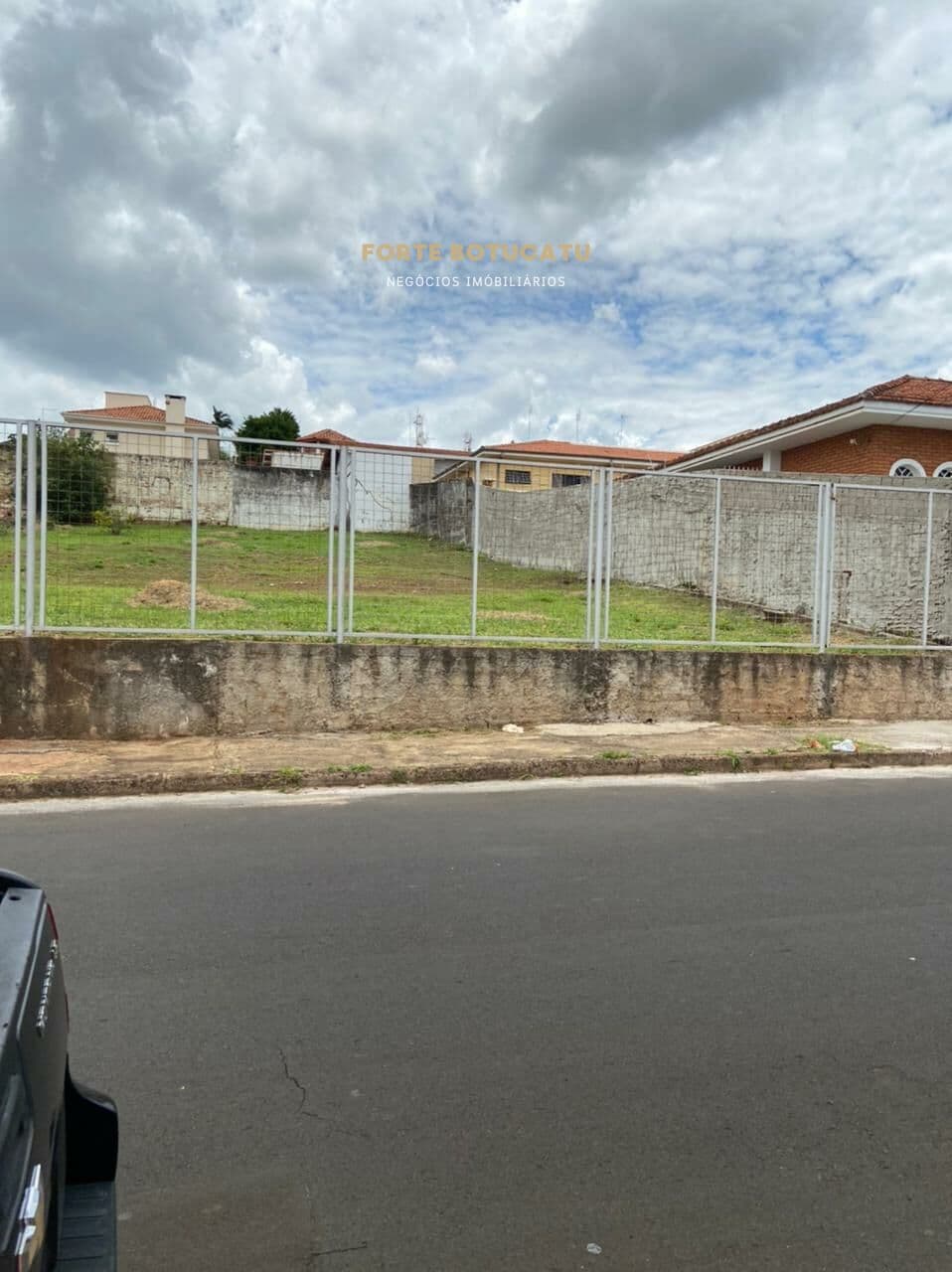 🏙️ Terreno Comercial à Venda – Centro de Botucatu/SP