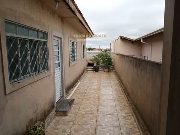 Casa em Botucatu - Vila Éden