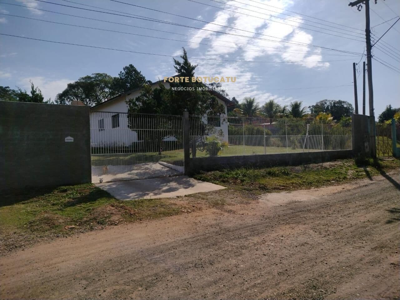 Chácara em Nova Califórnia II (Rubião Junior), Botucatu/SP