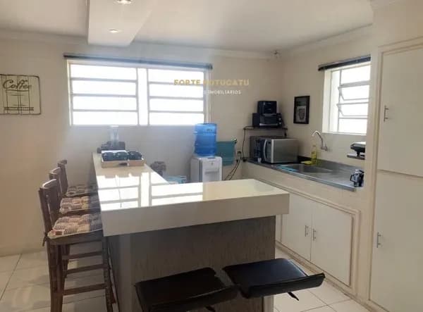 Casa Padrão - Possibildade Incrivel para Escritorio/ Comércio