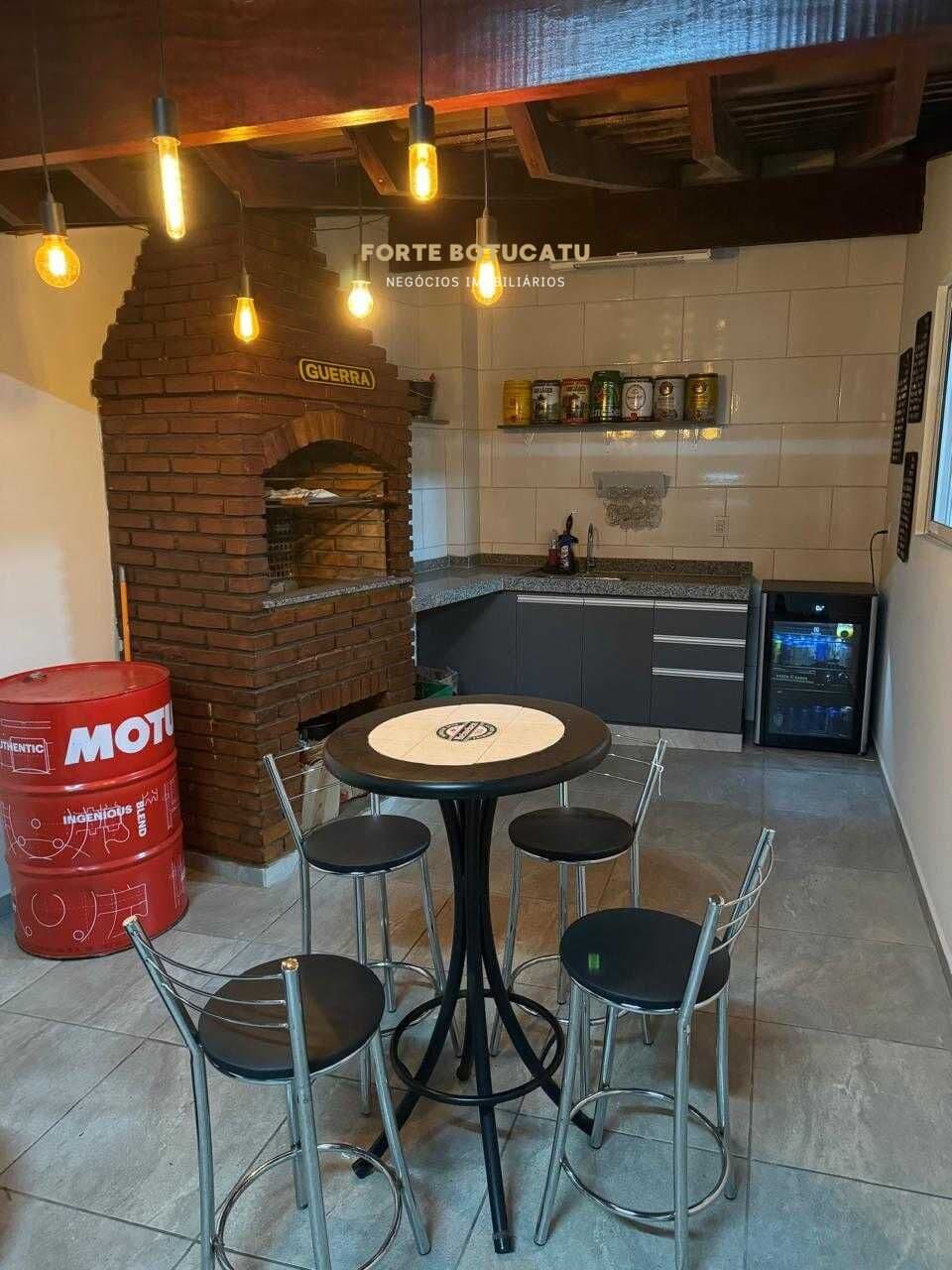 Casa em Jardim Chácara dos Pinheiros, Botucatu/SP