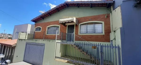 Casa em Botucatu - Vila Moreira