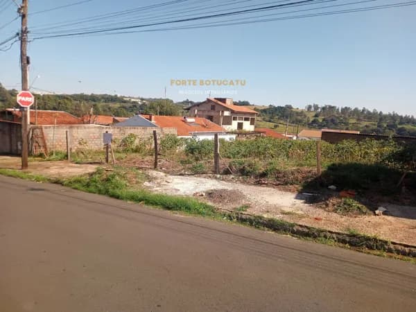 Lote/Terreno em Botucatu - Loteamento Jardim Eldorado