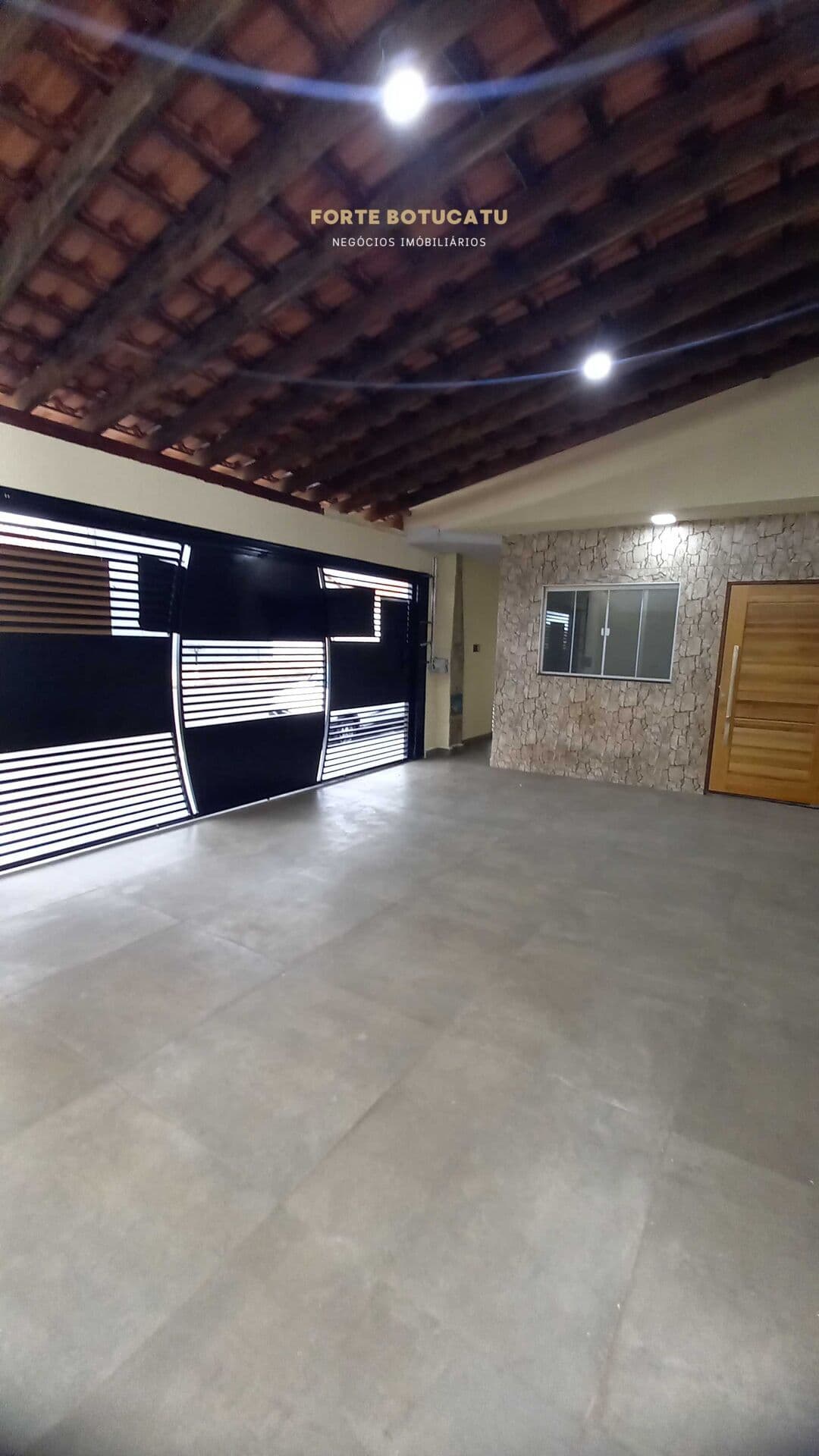 Casa em Conjunto Habitacional Leandro Alarcão Dias, Botucatu/SP