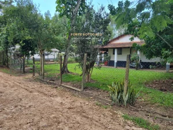 Sítio Entre Cesario Lange e Quadra - SP à 200mts da Castelo Branco