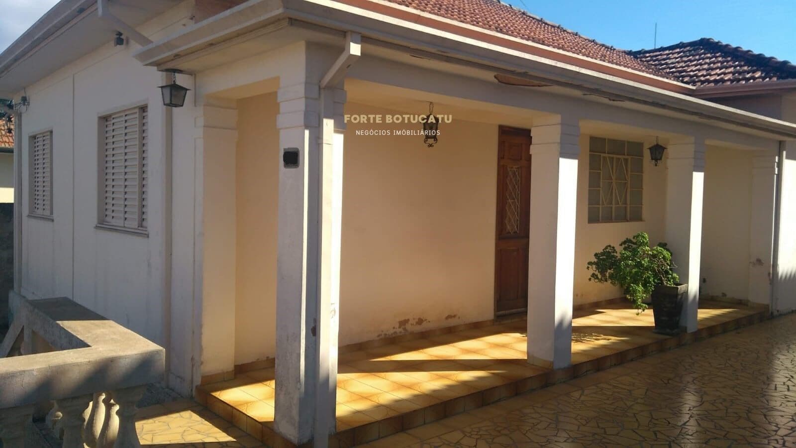 Casa com Amplo Terreno Vila dos Lavradores