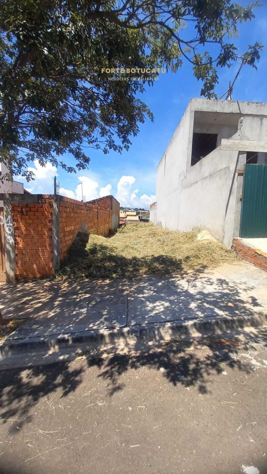 Lote/Terreno em Botucatu - Lívia