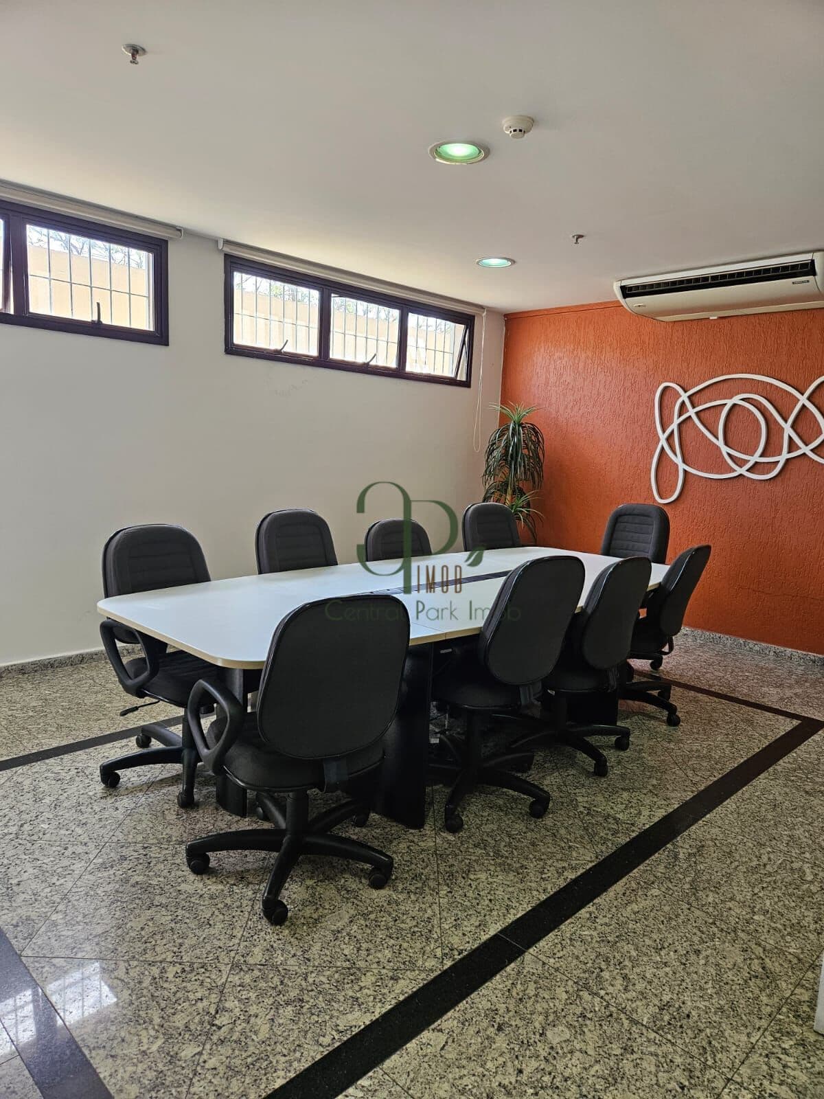 Sala Comercial de 34m² com 1 Vaga no Centro Empresarial Pereira Barreto – Santo André