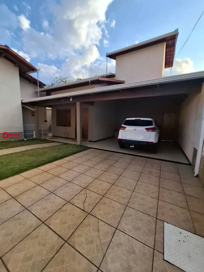 Casa com 04 Quartos sendo 02 Suítes à Venda em Betim no bairro Taquaril