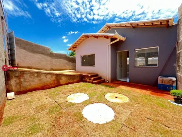 Casa com 02 Quartos à Venda no bairro Pousada das Rosas em São Joaquim de Bicas