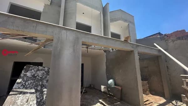 Casa Duplex com 02 Quartos à Venda em Betim no bairro Monte Verde