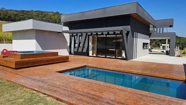 Casa Alto Padrão à Venda em Betim no Condomínio Valle da Serra