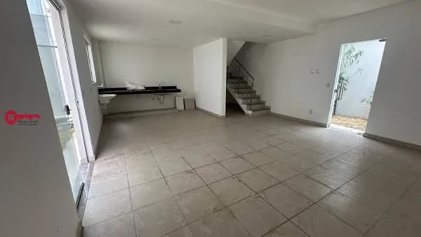 Casa 03 Quartos sendo 01 Suíte à Venda em Betim no bairro Vila Cristina