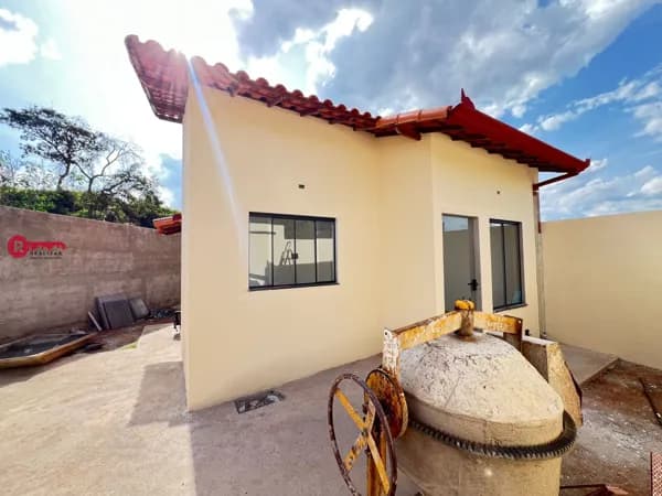 Casa 02 Quartos à Venda em São Joaquim de Bicas no bairro Marques Industrial