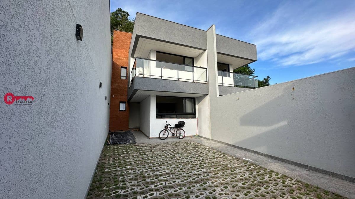 Casa Duplex com 03 Quartos sendo 01 Suíte à Venda em Betim no bairro Guarujá Mansões
