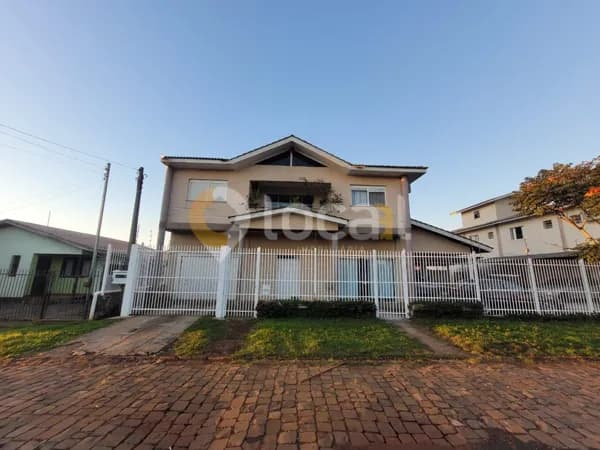 Casa Ampla com Potencial de Investimento