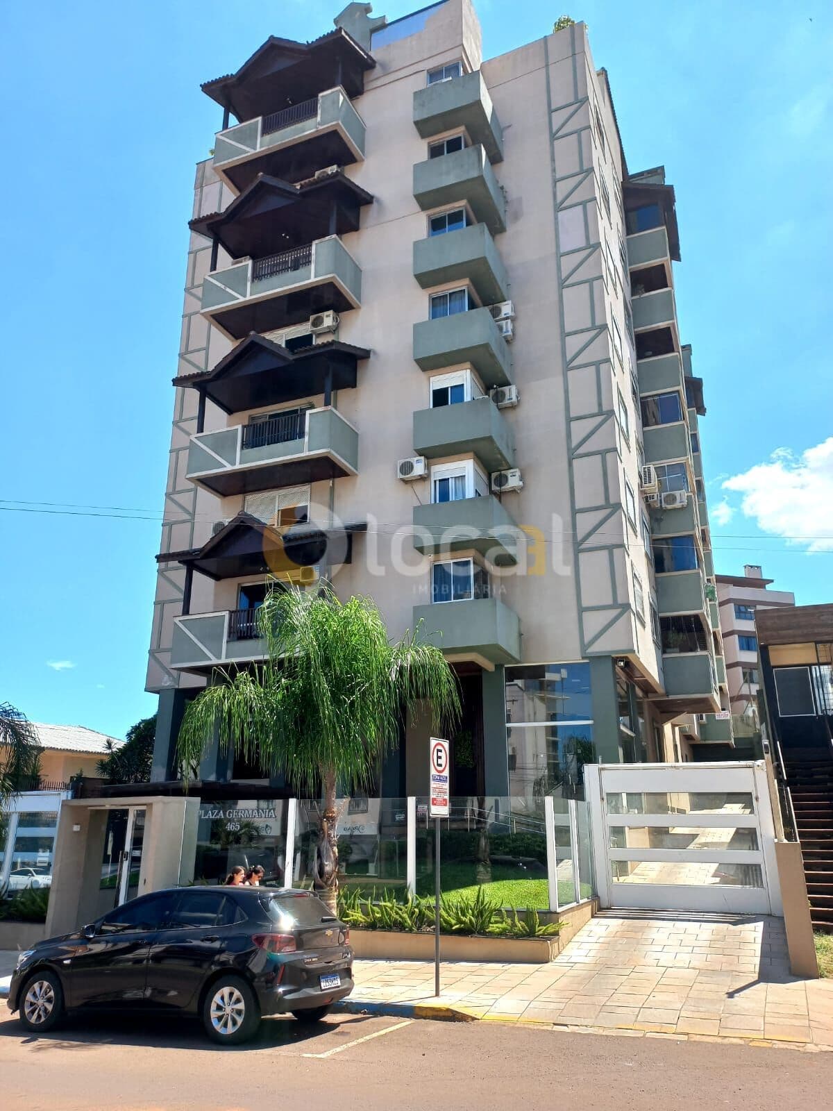 Apartamento semimobiliado no Centro