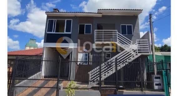Prédio Residencial com 2 apartamentos e 2 kitnets!