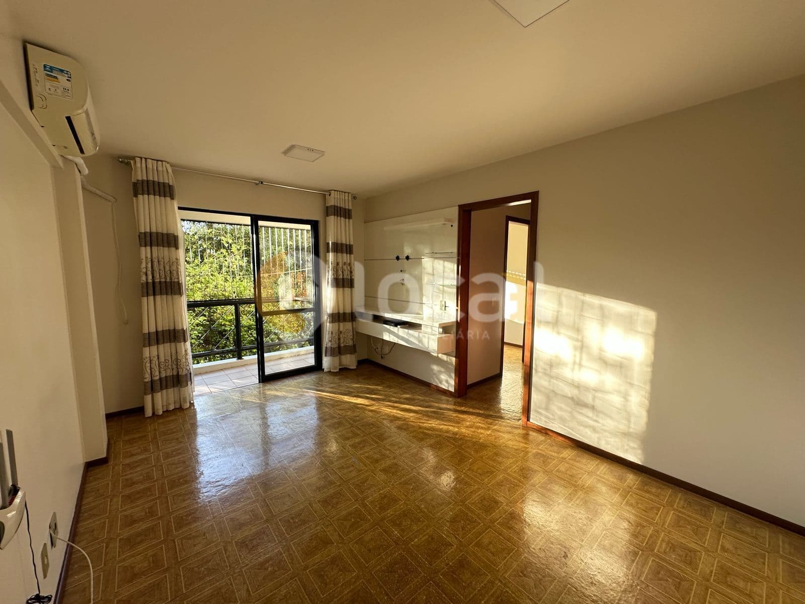 Apartamento Semi Mobiliado