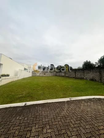 Terreno em condomínio de alto padrão