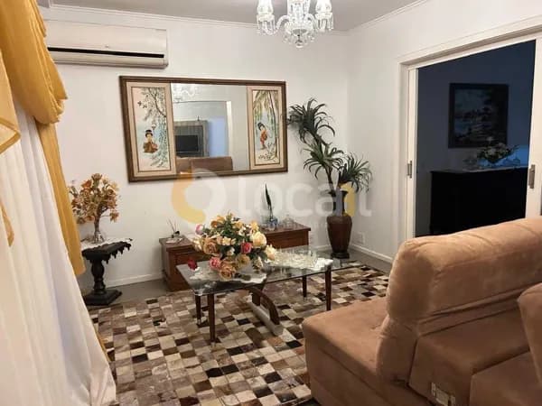 Apartamento na Av. Pátria