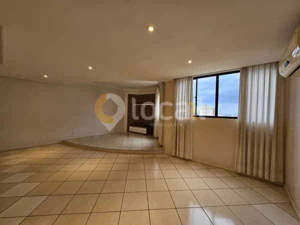 Apartamento semi mobiliado e amplo!