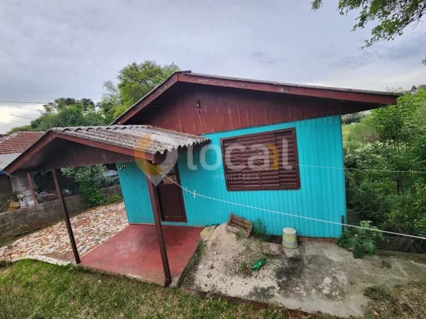 Casa com Amplo Terreno