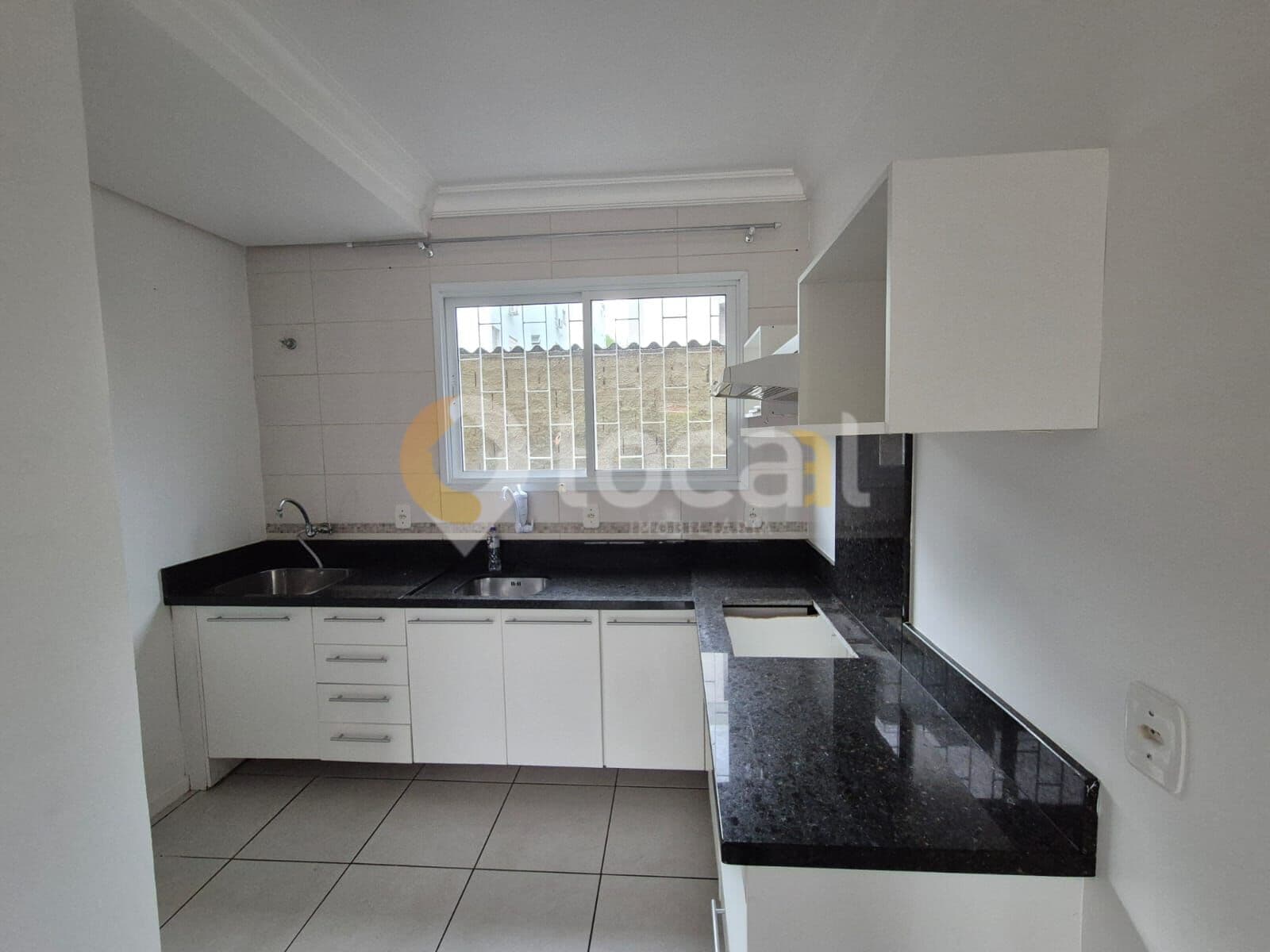 Apartamento Semi mobiliado
