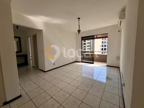 Apartamento Amplo na Av Pátria