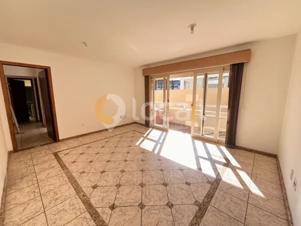 Apartamento na Av. Pátria