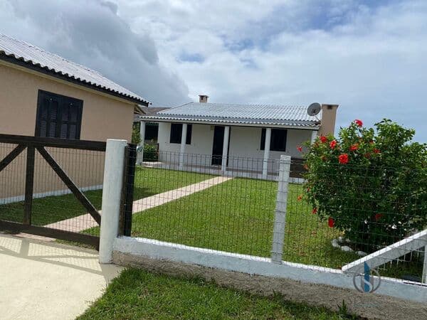 Casa Alvenaria há 20 metros do mar na Praia Xangri-lá Dos Mares, Passo de Torres/SC