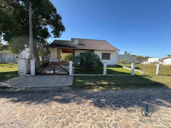 🏡 Casa pronta para você viver momentos incríveis no litoral! 🌊