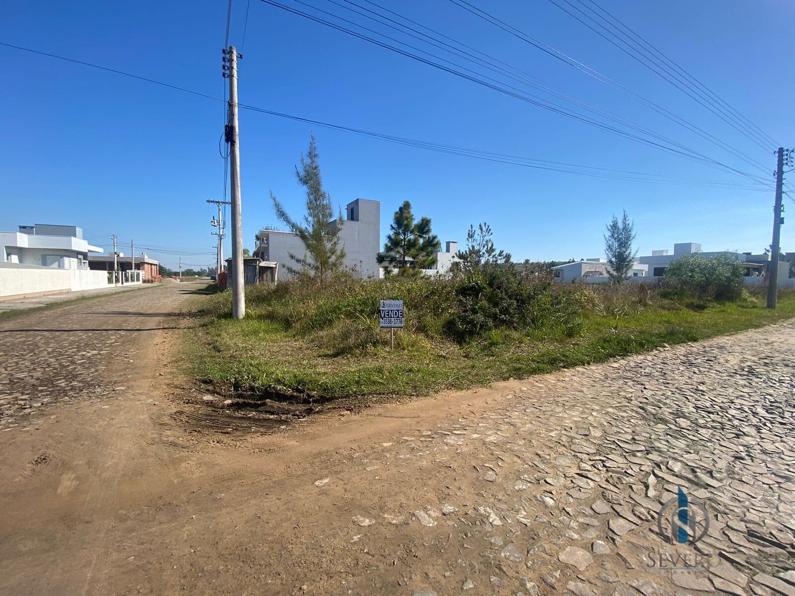 Terreno de esquina na Praia de Bellatorres