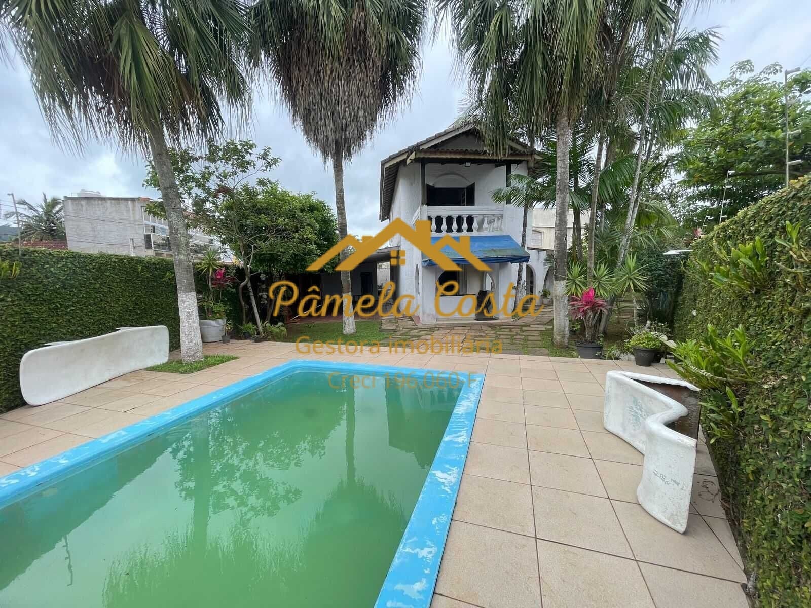 Casa de esquina à venda na Praia do Pernambuco, Guarujá/SP