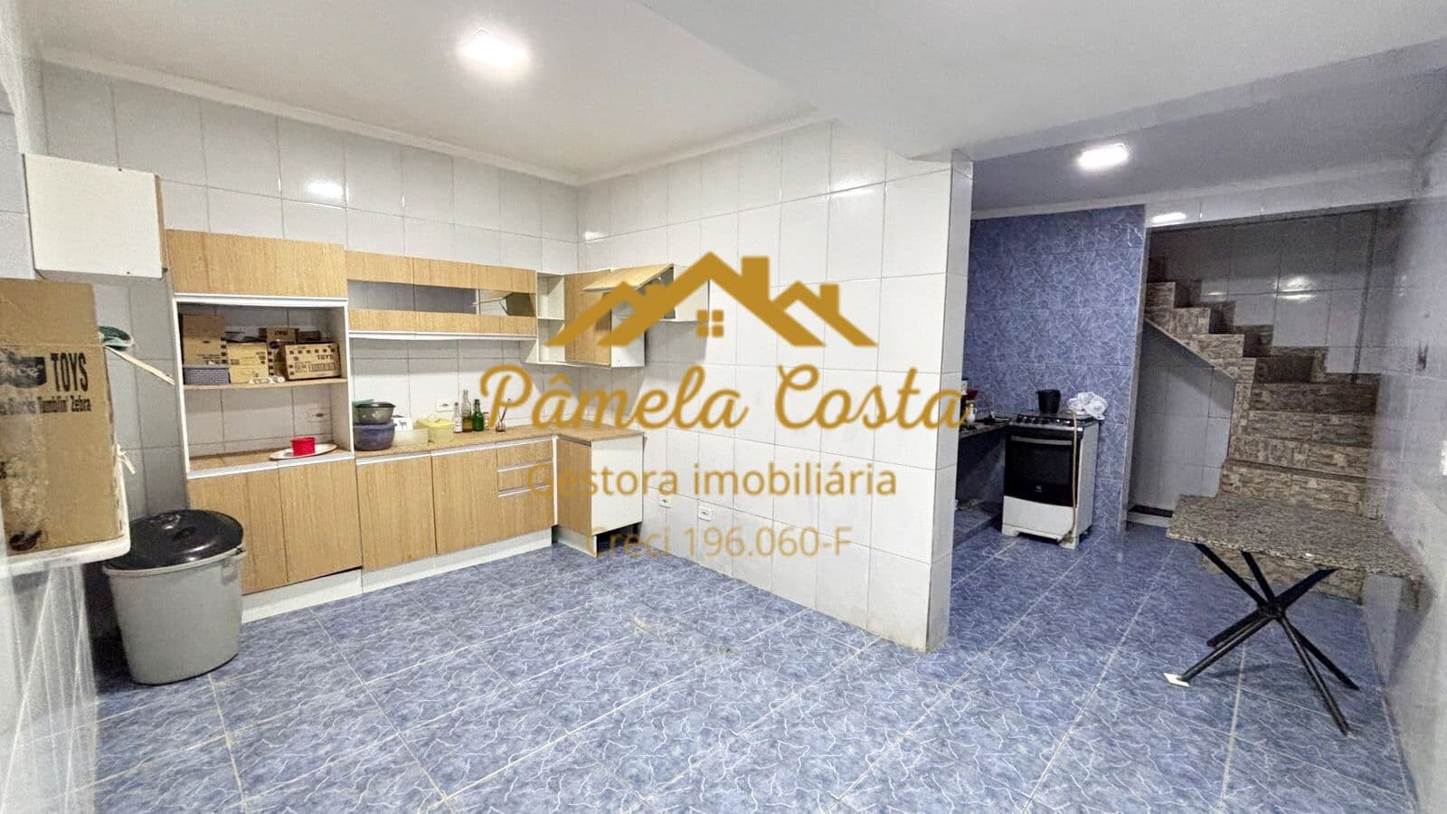 SOBRADO Á VENDA NO MORRINHOS 3 - GUARUJÁ - PRÓXIMO AO SUPERMERCADO OPÇÃO