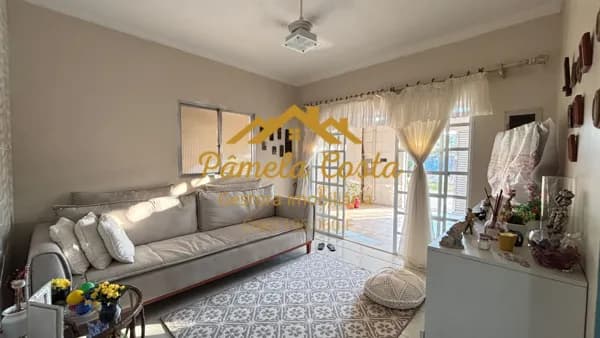 🏡🔥 OPORTUNIDADE EM MORRINHOS I – CASA ESPAÇOSA COM QUINTAL E GARAGEM PARA 2 CARROS! 🔥🏡