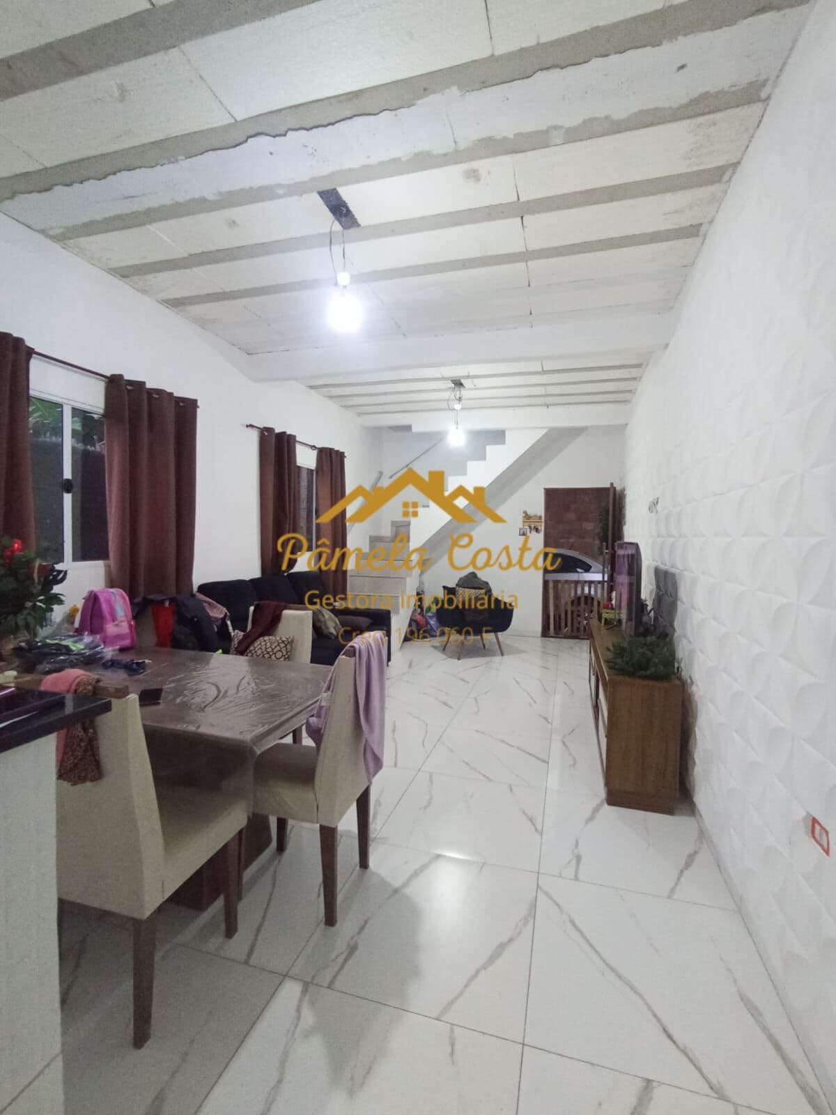 🏡 OPORTUNIDADE NO PAECARA – SOBRADO + TERRENO LATERAL! PaeCara – Vicente de Carvalho Apenas 800 metros dos principais comércios da região!