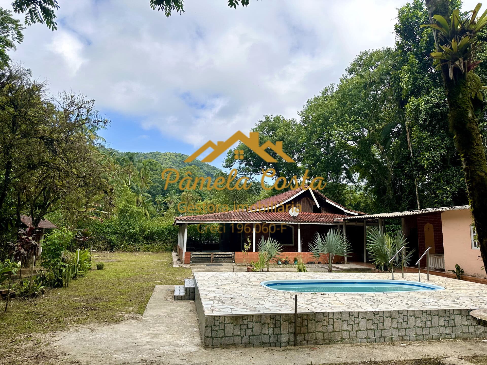 Vendo Linda Chácara no Caibura - Bertioga com 2 Residências + Piscina + Natureza