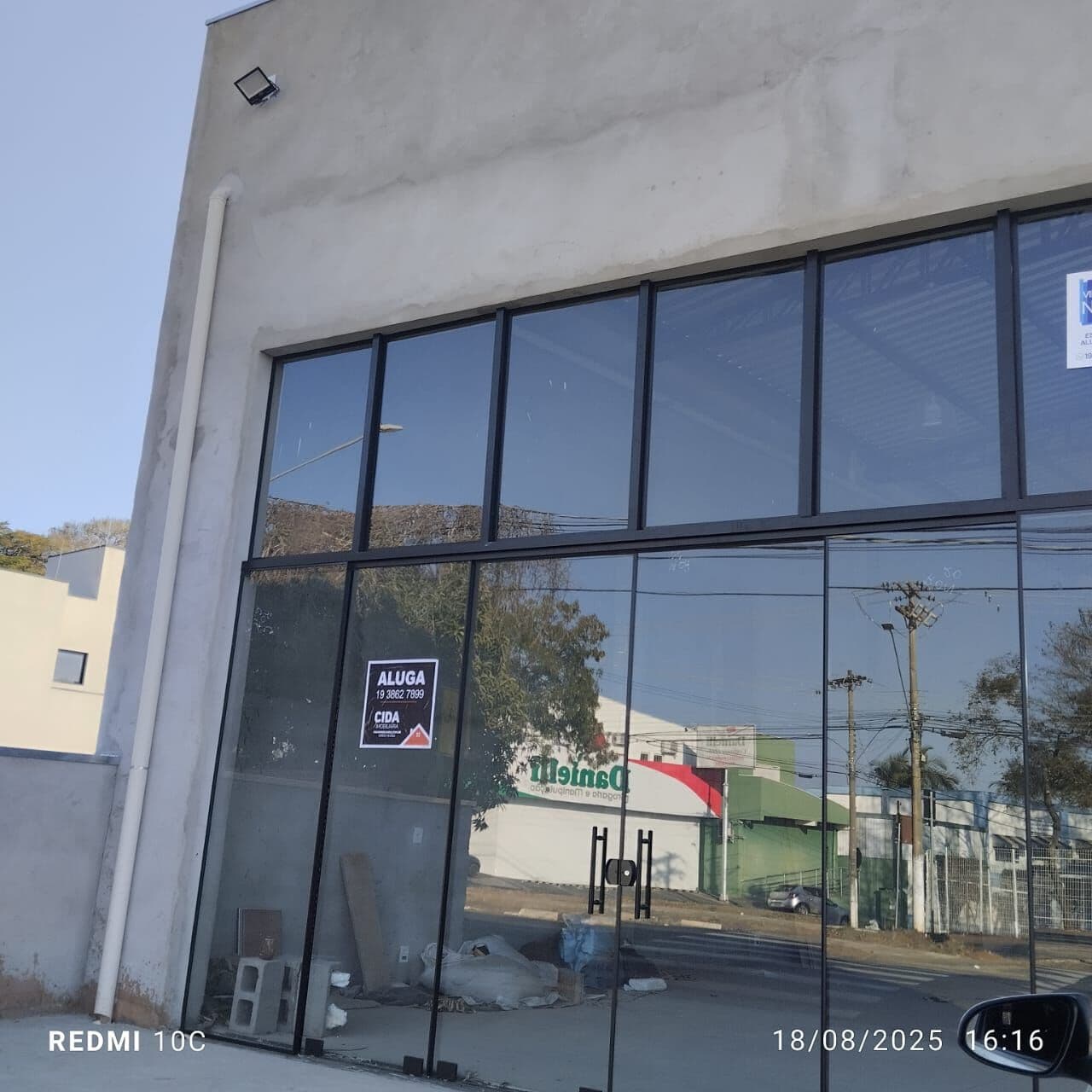 Prédio para alugar no bairro Jardim Bi-Centenário - Mogi Mirim/SP