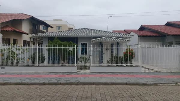 Casa Padrão - Univesitário