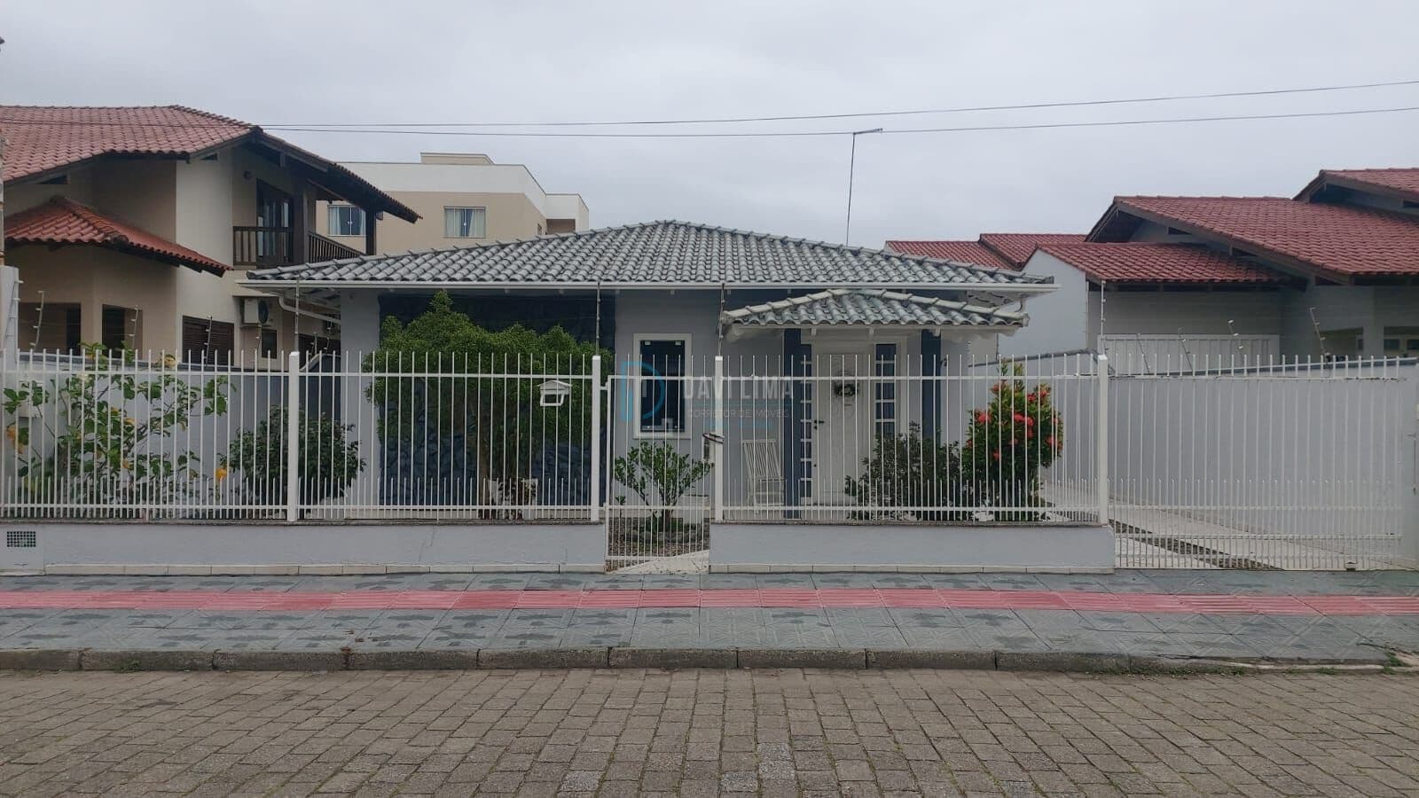 Casa Padrão - Univesitário