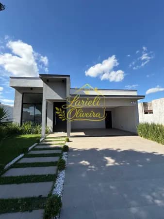 Casa á venda no condomínio Campos do Conde II