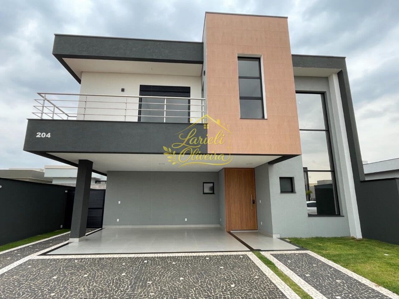 Sobrado de Alto Padrão à Venda – Residencial Royal Garden, Paulínia/SP