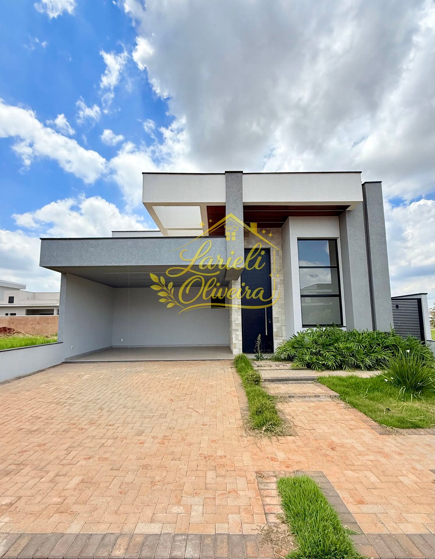 Casa à Venda no Condomínio Residencial Royal Garden - Paulínia