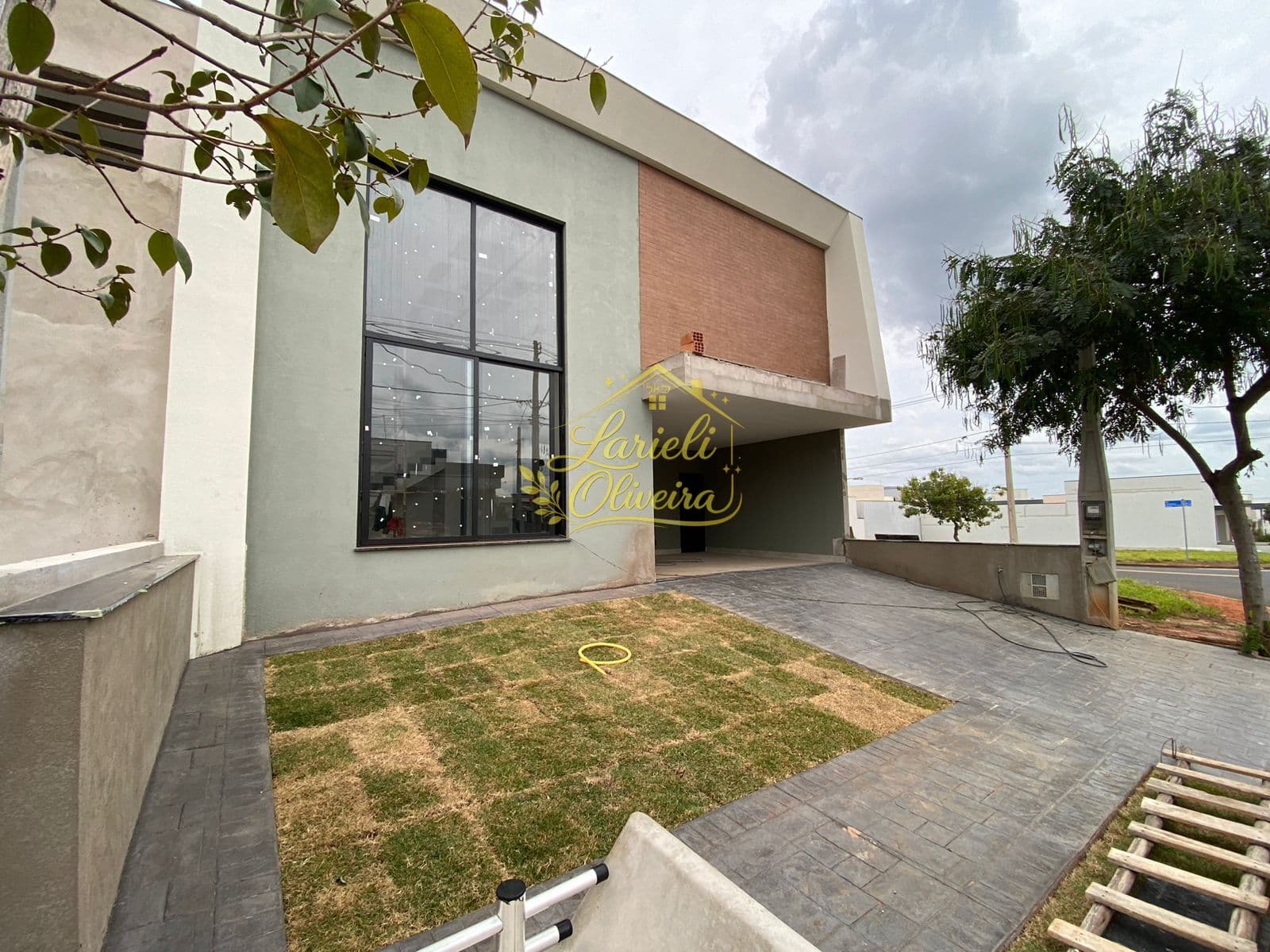 Sobrado À Venda No Condomínio Olívio Franceschini – Hortolândia-SP