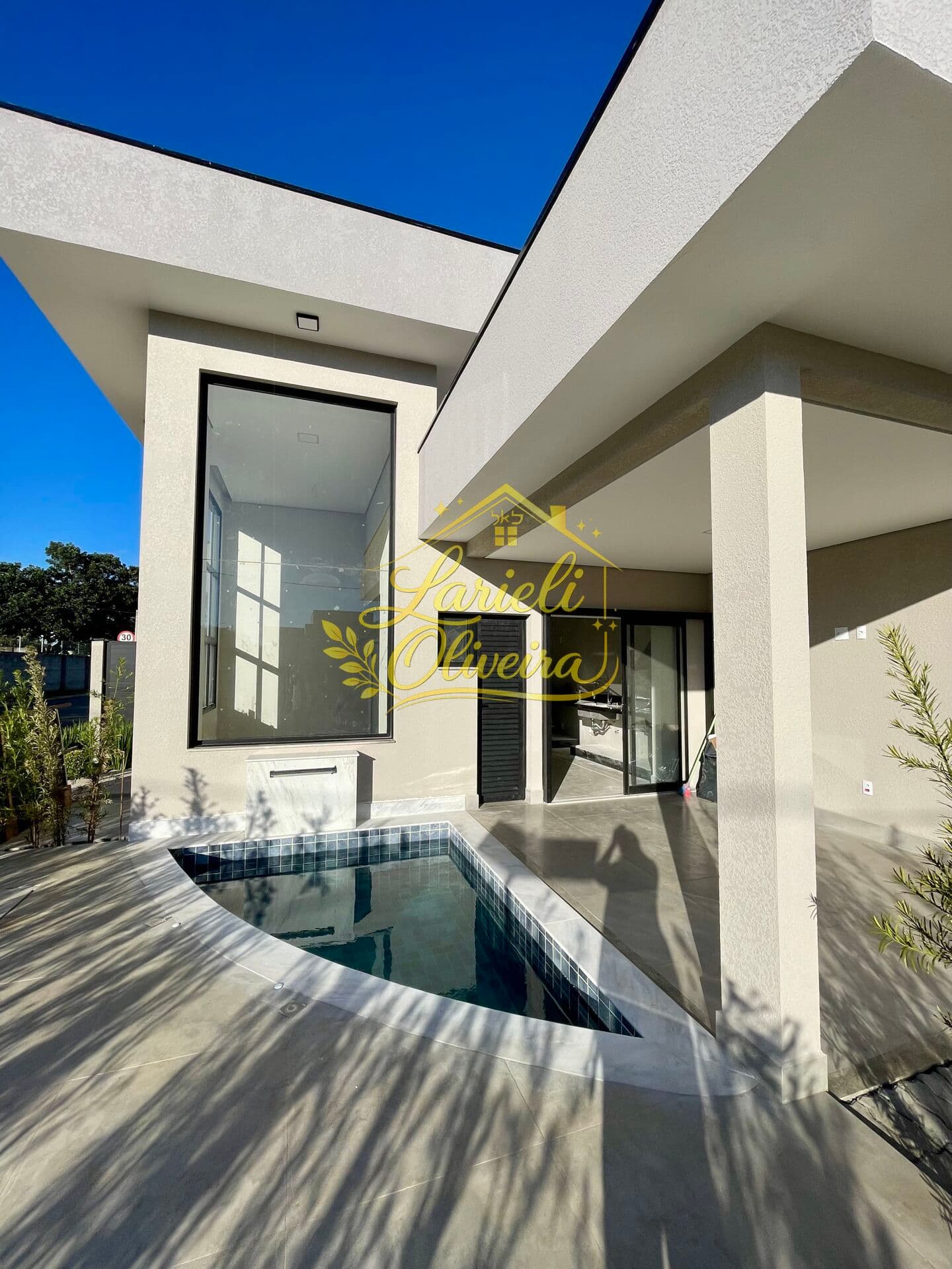 Casa térrea á venda no condomínio Jardim dos Lírios - Paulínia-SP